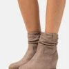 Anna Field Winter Boot - Wedge Ankle Boots - Taupe