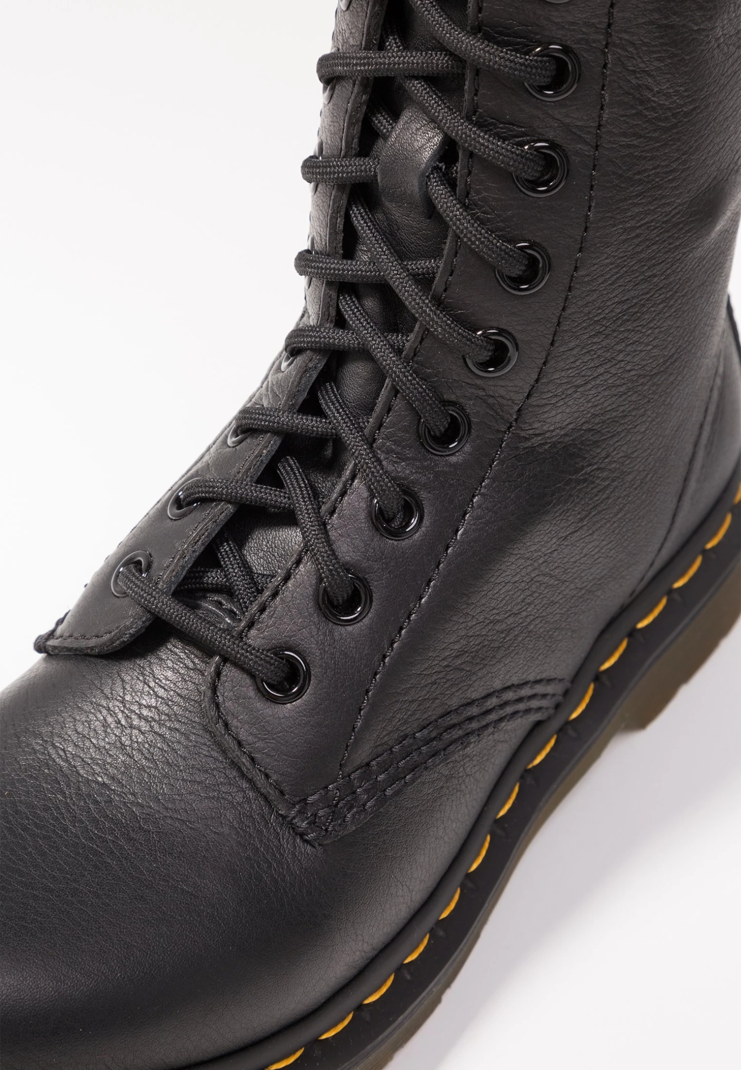 Dr. Martens 1B60 20 Eye Boot - Lace-Up Boots - Black 3 Dr. Martens 1B60 20 Eye Boot - Lace-Up Boots - Black - Image 3