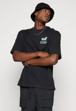 YOURTURN Chest Tee Unisex - Print T-Shirt - 802 - Black -Fashion Clothing Store 0df043f7336d4498b652bc179d5ab6ee