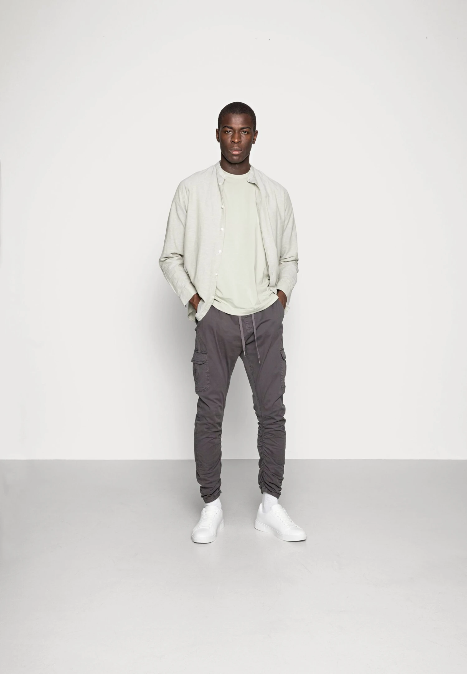 Indicode Jeans Lakeland - Cargo Trousers - Dark Grey 2 Indicode Jeans Lakeland - Cargo Trousers - Dark Grey - Image 2