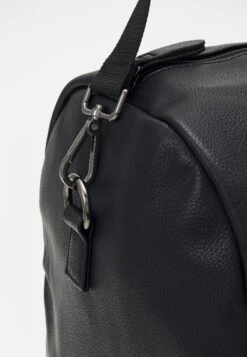Pier One Unisex - Weekend Bag - Black -Fashion Clothing Store 18ba7561d82f4d668ee78827ee1c936c