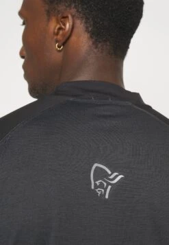 Norrøna Senja Equaliser Lightweight - Sports T-Shirt - Caviar -Fashion Clothing Store 248fc69645044238aae5c0cb084192c9