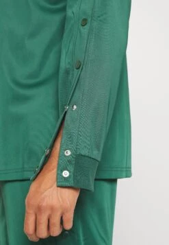 YOURTURN Unisex - Long Sleeved Top - Dark Green -Fashion Clothing Store 2b7642b57fcd47a080bd29ebccc98ff5