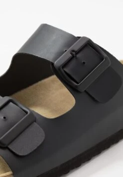 Pier One Unisex - Slippers - Black -Fashion Clothing Store 2c1088e9c35241008f77393ded163426