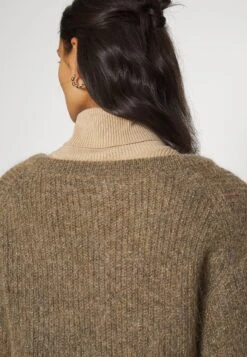 ARKET Jumper - Oat Melange With Gold 11 ARKET Jumper - Oat Melange With Gold -Fashion Clothing Store 30b5e42fa2834d7997152f7e9241255e