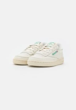 Reebok Classic Club C 85 Vintage - Trainers - Chalk/Alabaster/Glen Green -Fashion Clothing Store 3e415ac24fbb4f418fd7da2ea55964c6