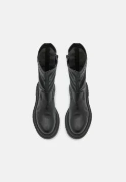 Pavement Halsey - Classic Ankle Boots - Black 15 Pavement Halsey - Classic Ankle Boots - Black -Fashion Clothing Store 3f77a3da76244eb28ce74cee916ffdf4