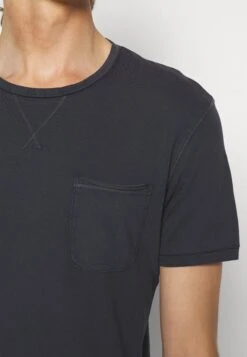 Pier One Garment Tee - Basic T-Shirt -Fashion Clothing Store 4c19e0769c0845c8850e7b85a7aad063