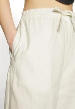 YOURTURN Genderless Parachute Unisex - Trousers - White -Fashion Clothing Store 550eb4063f7e4f1cbca9890550f66ec1