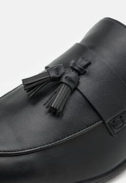 Pier One Slip-Ons - Black -Fashion Clothing Store 57dfea32918941a9badf46187e5c3ab9