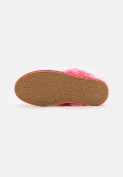 Ugg Scuffette - Slippers 10 Ugg Scuffette - Slippers -Fashion Clothing Store 61bf0ced5ebb430c8f314c19349d7a55