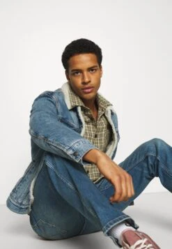 Wrangler Straight Leg Jeans - Blue Fever 9 Wrangler Straight Leg Jeans - Blue Fever -Fashion Clothing Store 6a28327e7dde4192a75580741ce691df