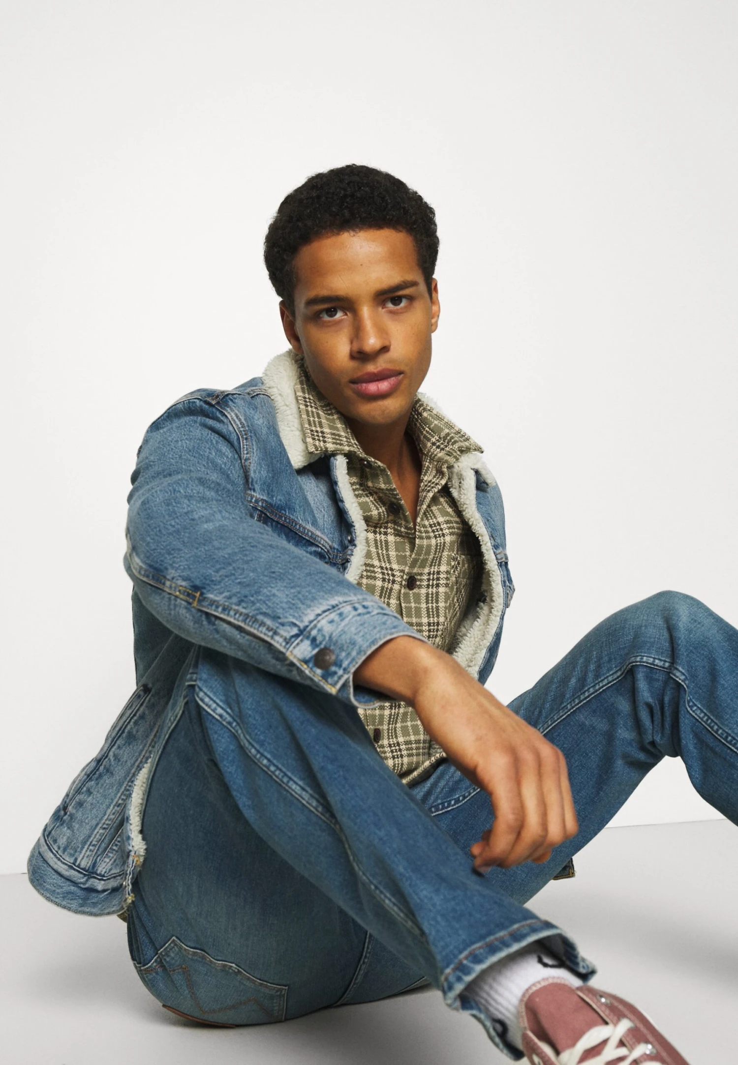 Wrangler Straight Leg Jeans - Blue Fever 4 Wrangler Straight Leg Jeans - Blue Fever - Image 4