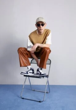 Air Jordan 1 Mid - High-Top Trainers - White/Metallic Gol/Obsidian -Fashion Clothing Store 6a85e438fcdd4c9f9923aaea07171592