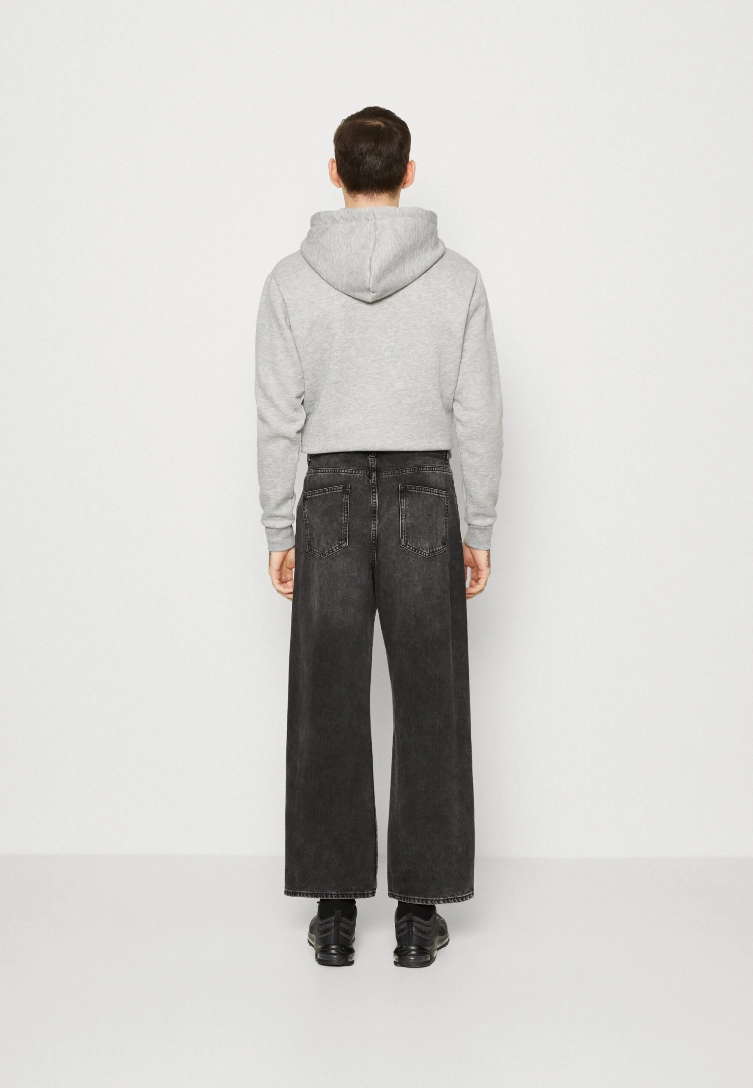 YOURTURN Unisex - Relaxed Fit Jeans - Black 3 YOURTURN Unisex - Relaxed Fit Jeans - Black - Image 3