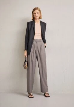 Fashion Clothing Store -Fashion Clothing Store a9ba6388596141b890da742cd4976cba