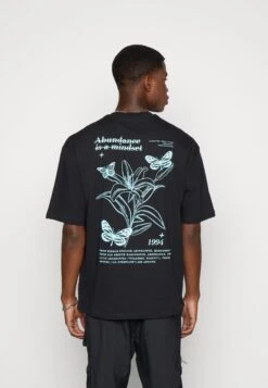 YOURTURN Chest Tee Unisex - Print T-Shirt - 802 - Black -Fashion Clothing Store b2af27d4ebd04411a960eb8d69437ecf