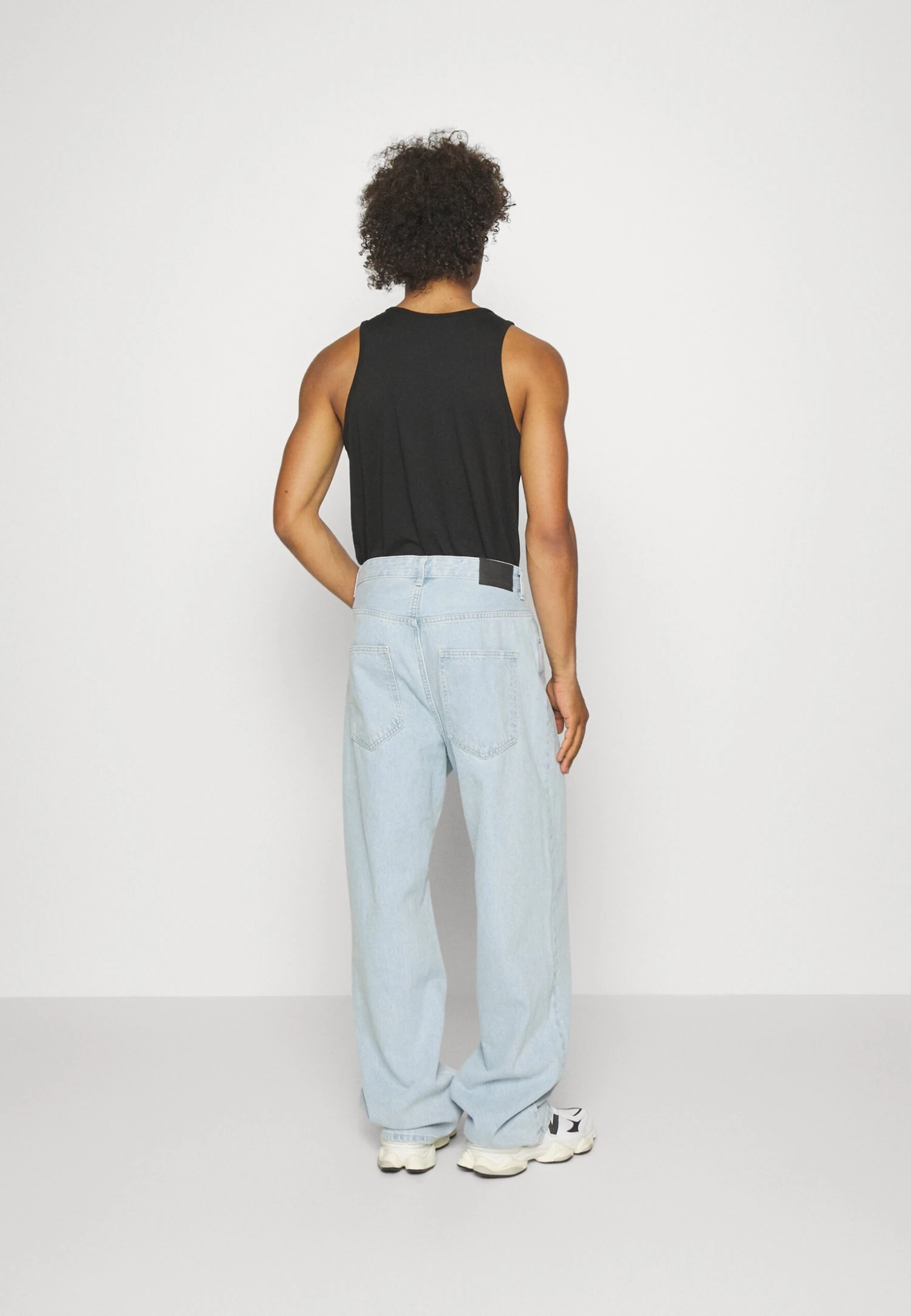 YOURTURN Baggy Jeans Unisex - Relaxed Fit Jeans - Light Blue Denim 3 YOURTURN Baggy Jeans Unisex - Relaxed Fit Jeans - Light Blue Denim - Image 3