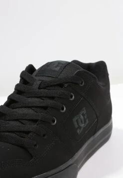 DC SHOES Pure - Trainers - Black -Fashion Clothing Store b60c0b3770f24f45a11c9ef021f73ce5