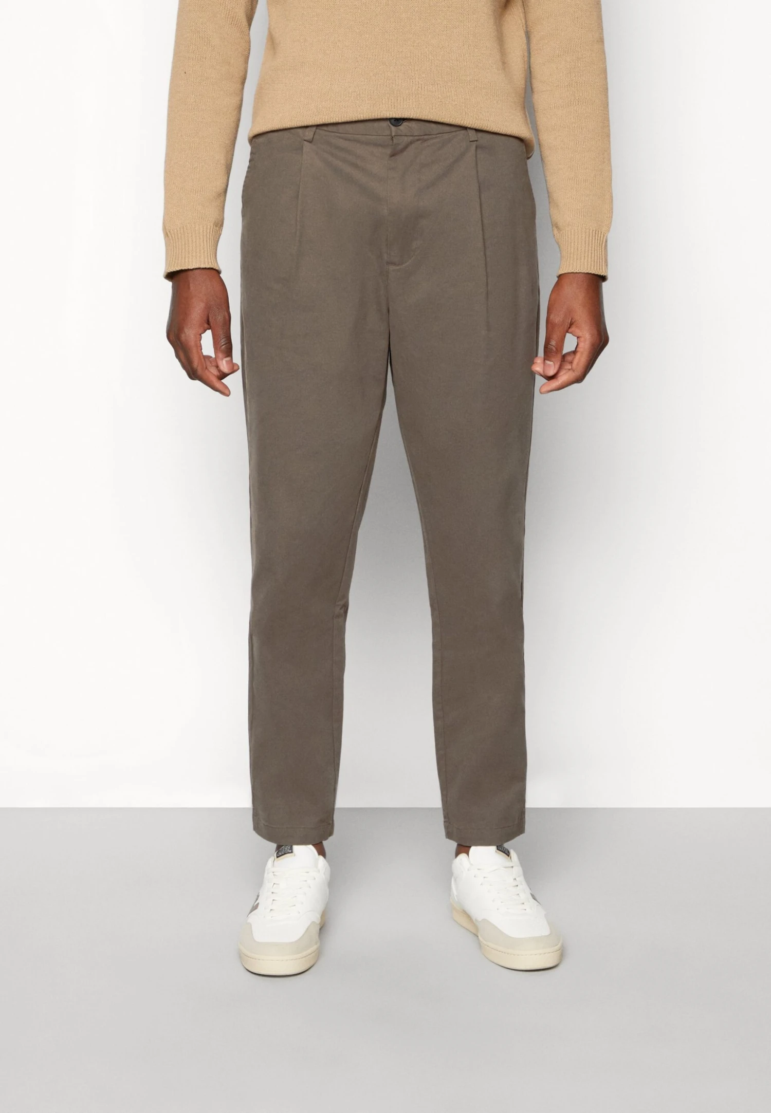 Minimum Pleat- Chinos - Major Brown 1 Minimum Pleat- Chinos - Major Brown