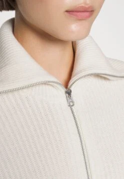 SAMSØE SAMSØE Nova - Cardigan - Pristine -Fashion Clothing Store c0ca7ef36cfd45ba9d38d1cd336c59ba