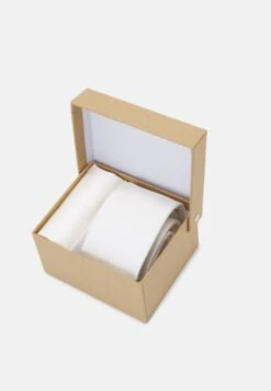 Pier One Set - Pocket Square - White -Fashion Clothing Store cc5c1369efc3414f9ad0b2848d35ffe7