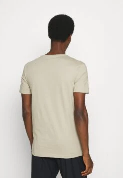 Pier One 5 Pack - Basic T-Shirt - White/Dark Grey/Black -Fashion Clothing Store d4309172134f476283eb4fd8b00555ed