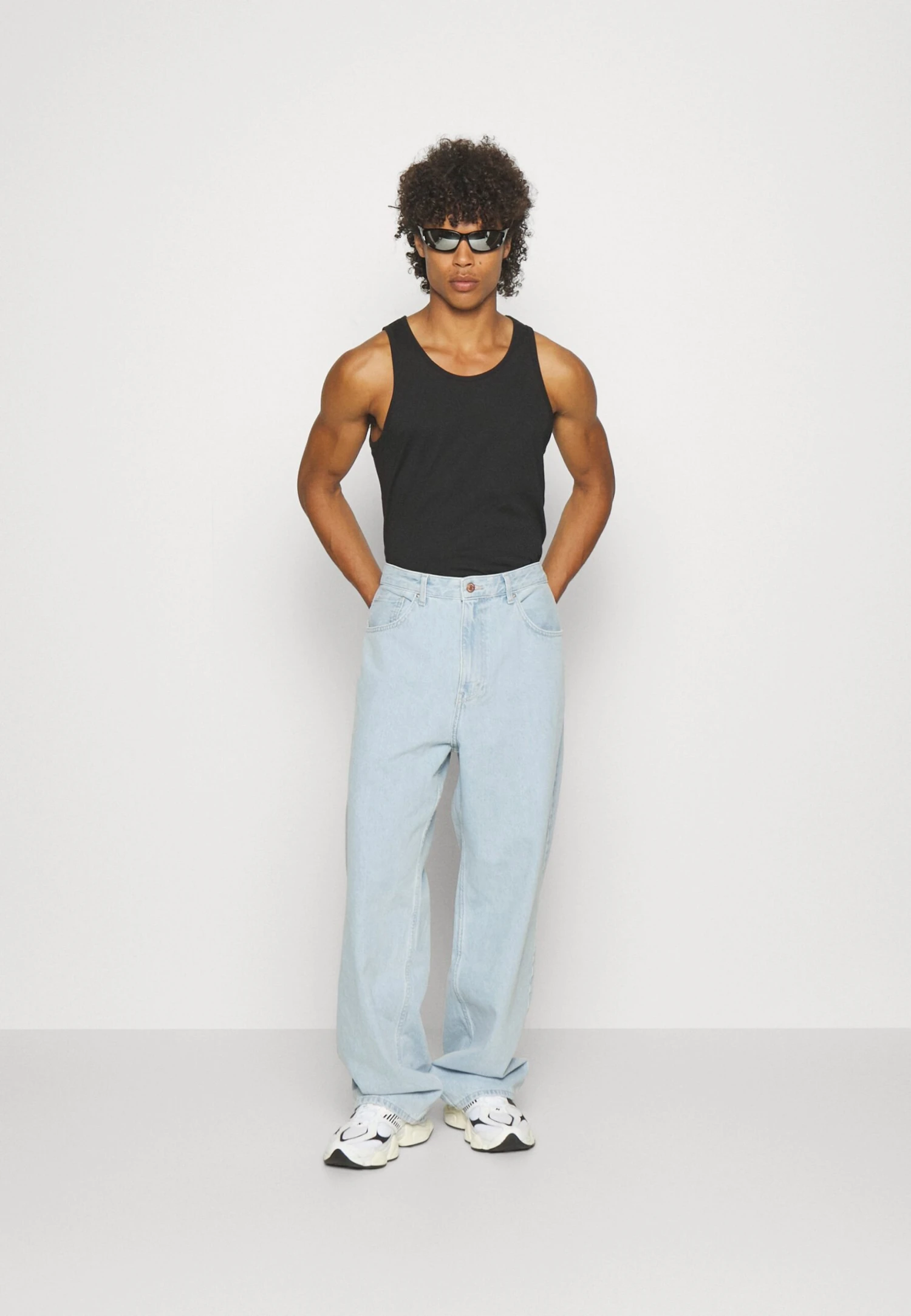 YOURTURN Baggy Jeans Unisex - Relaxed Fit Jeans - Light Blue Denim 2 YOURTURN Baggy Jeans Unisex - Relaxed Fit Jeans - Light Blue Denim - Image 2