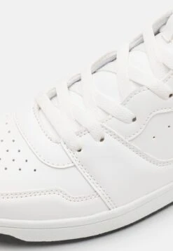Pier One High-Top Trainers - White 11 Pier One High-Top Trainers - White -Fashion Clothing Store d92dbfafcd0845868bafc96ae8ec8083