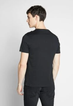 Pier One 3 Pack - Basic T-Shirt - Black/White/Blue -Fashion Clothing Store e7497b751f8c4bd498980e2ffe8f6ae0