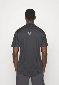 Norrøna Senja Equaliser Lightweight - Sports T-Shirt - Caviar -Fashion Clothing Store f856f945e36b4f5bb007605c243481c8