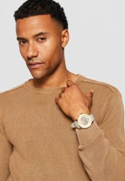 Guess Arena Exclusive - Chronograph Watch -Champagne Sunray