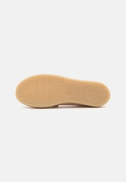 Clarks Barleigh Low - Trainers - Pale Peach -Fashion Clothing Store fa691900785a493b914dbfdb5403564d