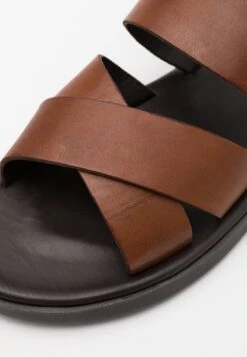 Pier One Unisex - Sandals - Cognac -Fashion Clothing Store fca88867f3d148f3b5e1b6a7b9207332
