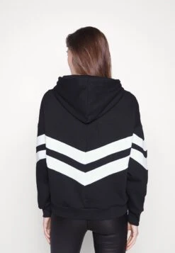 Hoodie - Black/White -Fashion Clothing Store fdf5d86b982b4185bcc9441f72ebe3ff